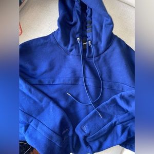 IVY PARK | Cropped Shrug Sweatshirt | Dark Blue
